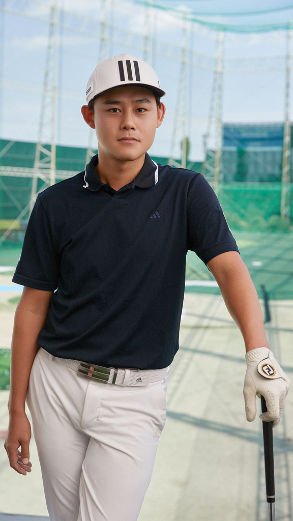 Kaito Onishi Poses with His Golf Club
